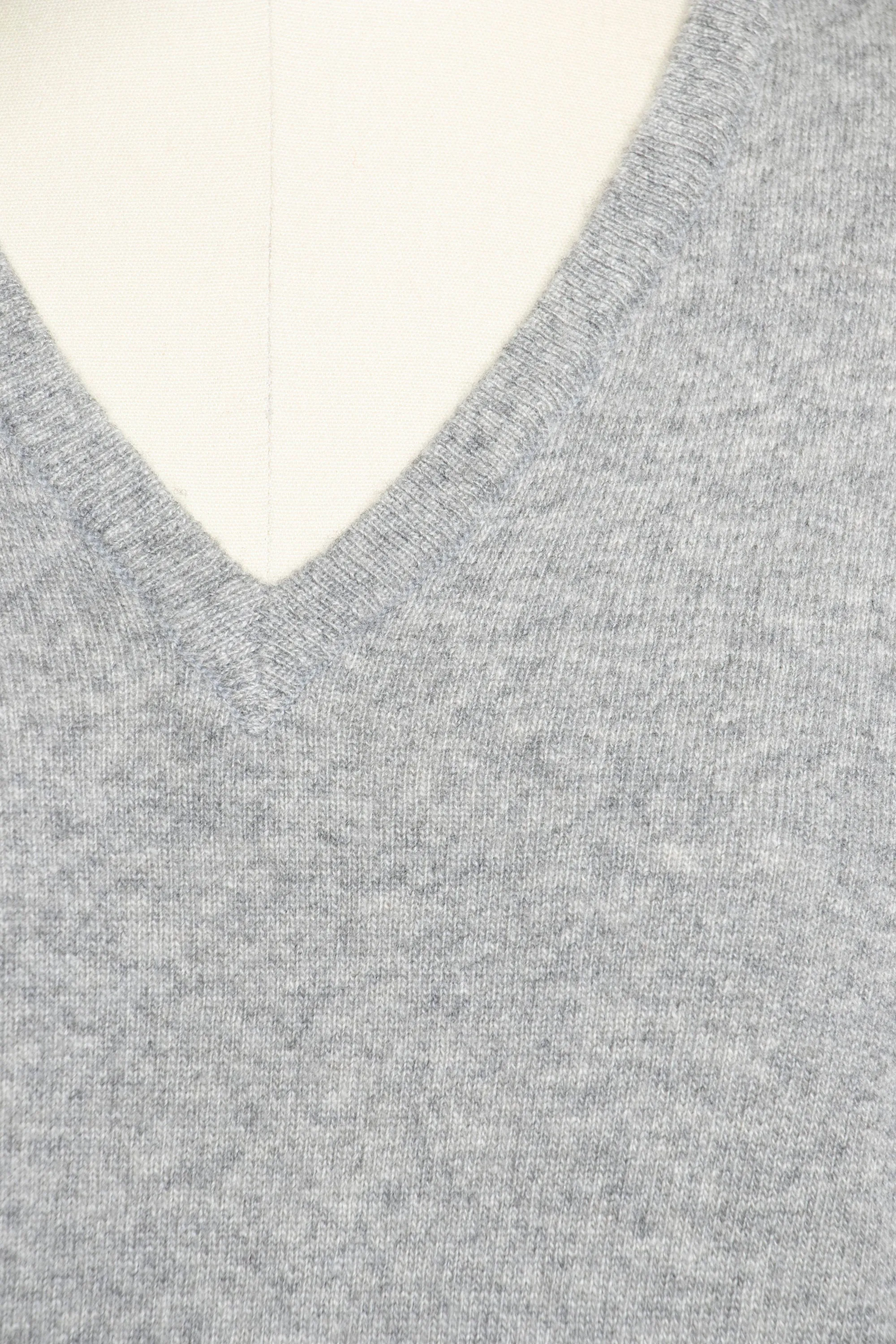 1970s Sweater CASHMERE Grey Knit V Neck Pullover Small