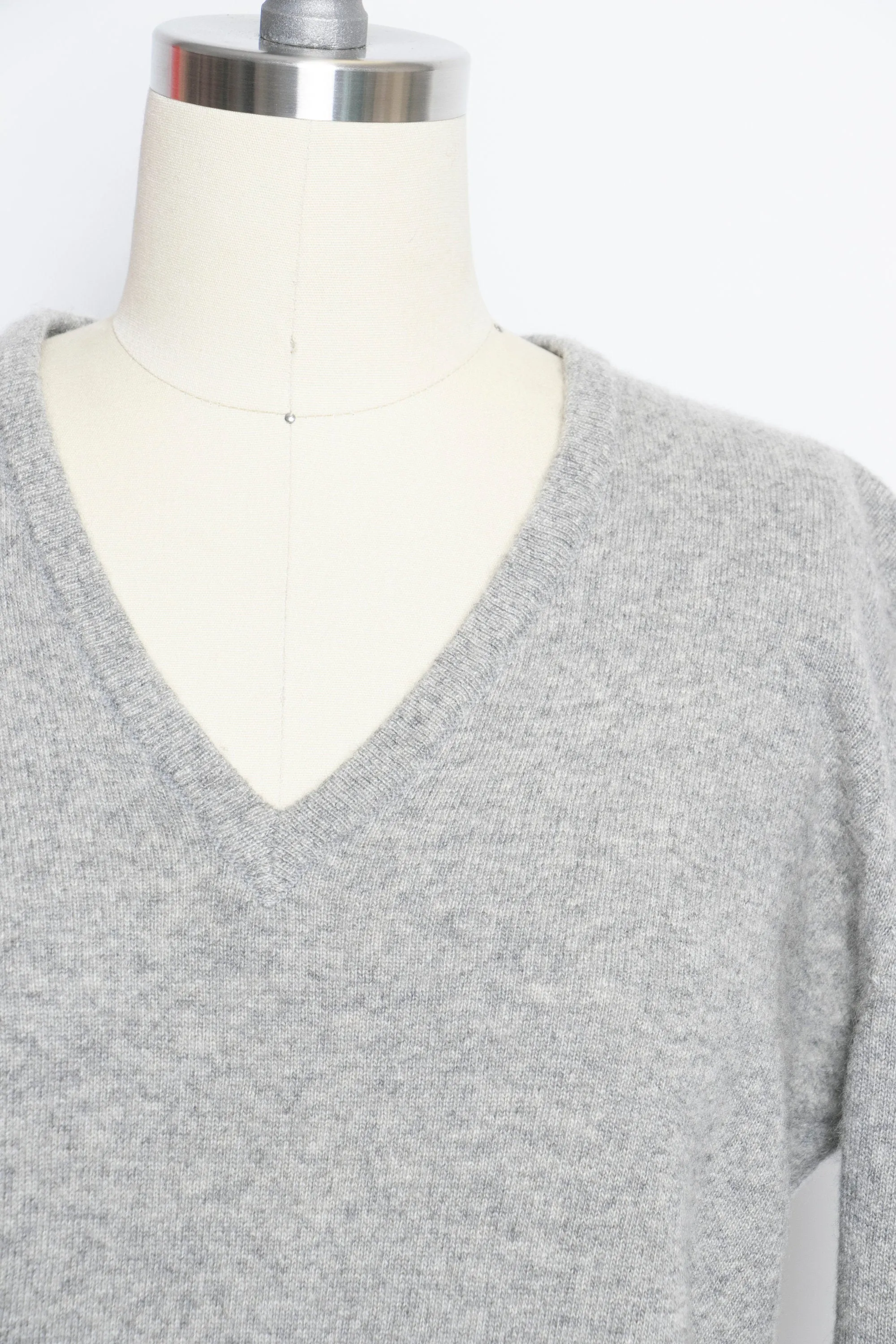 1970s Sweater CASHMERE Grey Knit V Neck Pullover Small