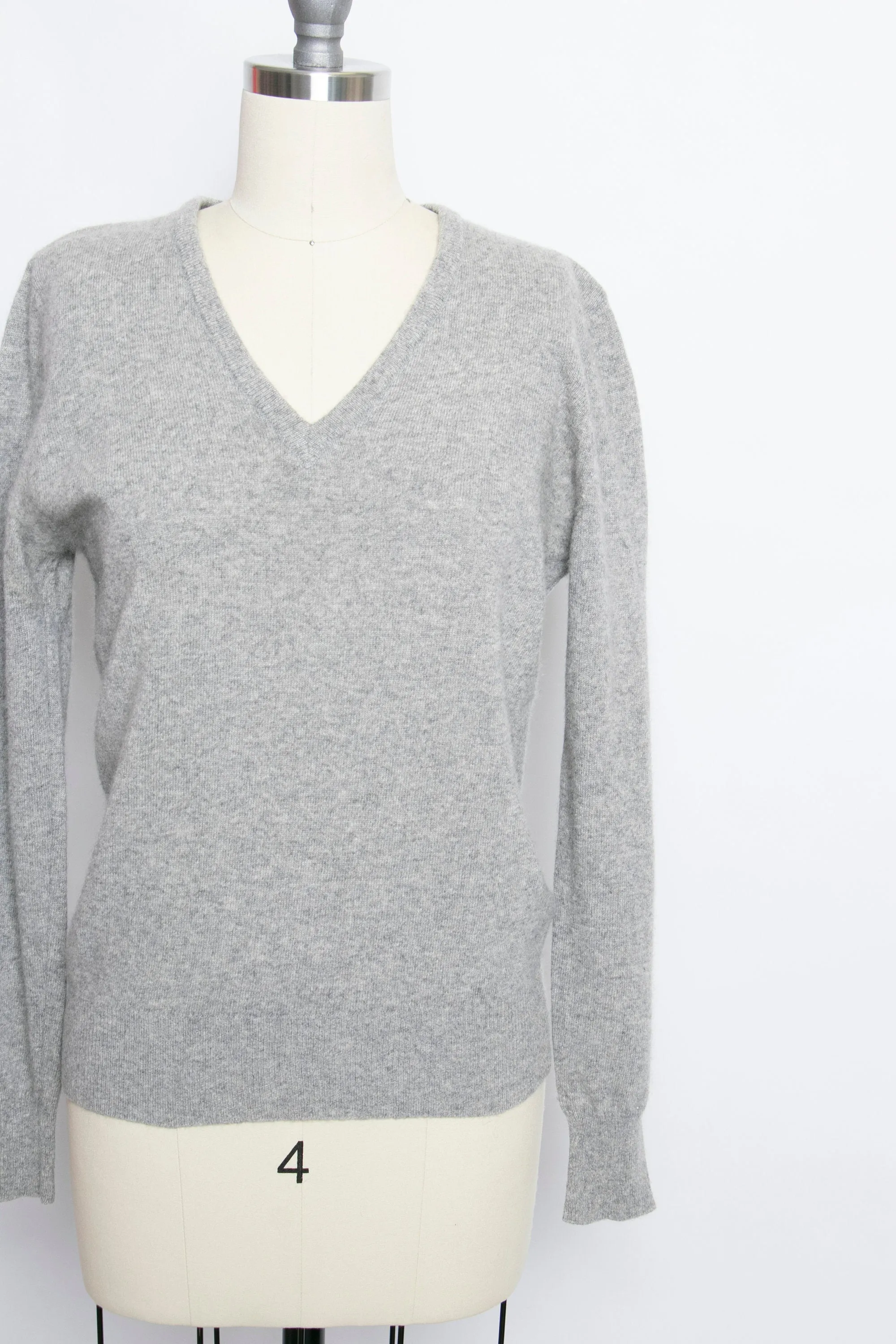 1970s Sweater CASHMERE Grey Knit V Neck Pullover Small