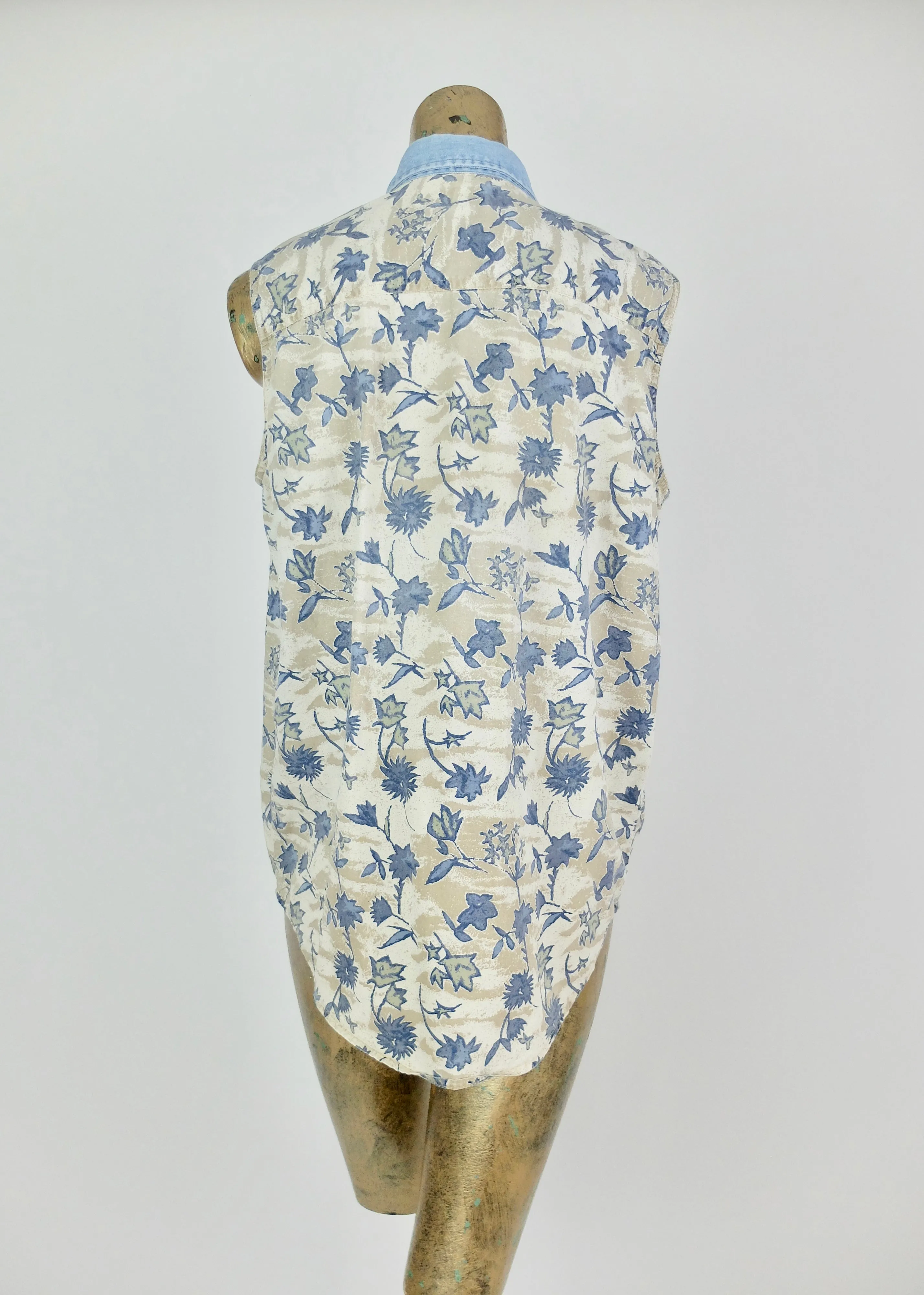 90s Floral Denim Collared Sleeveless Button Up Blouse