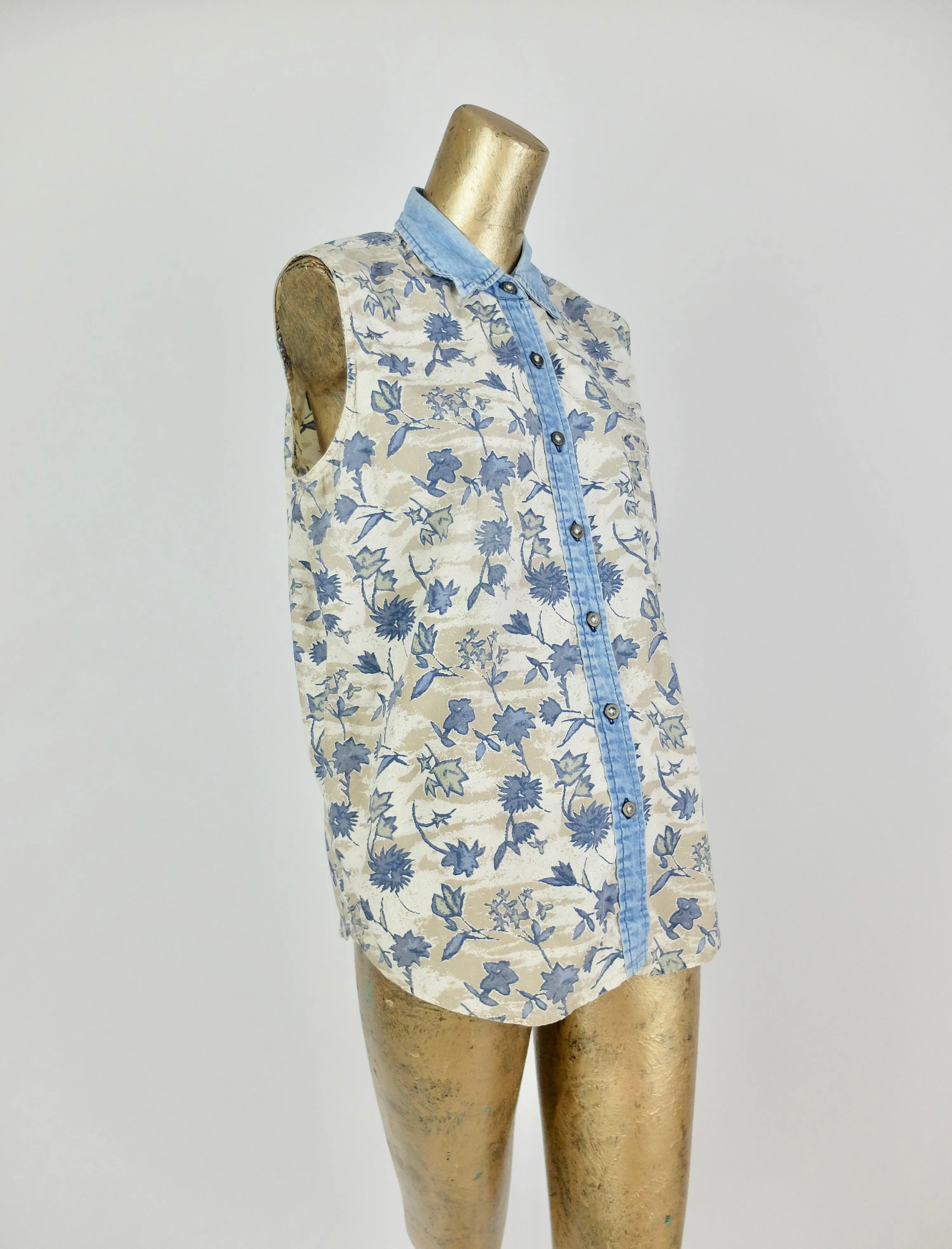 90s Floral Denim Collared Sleeveless Button Up Blouse