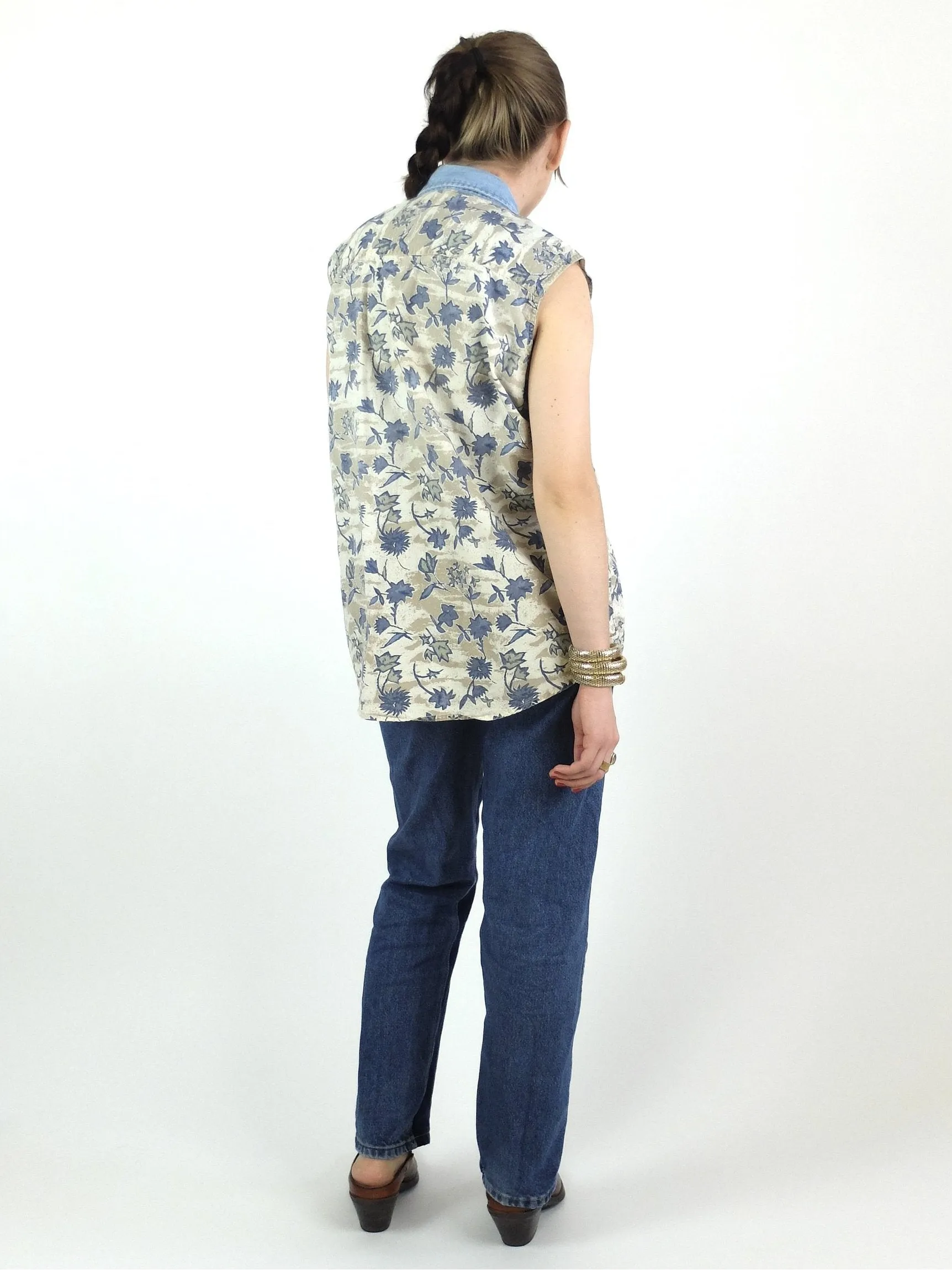 90s Floral Denim Collared Sleeveless Button Up Blouse