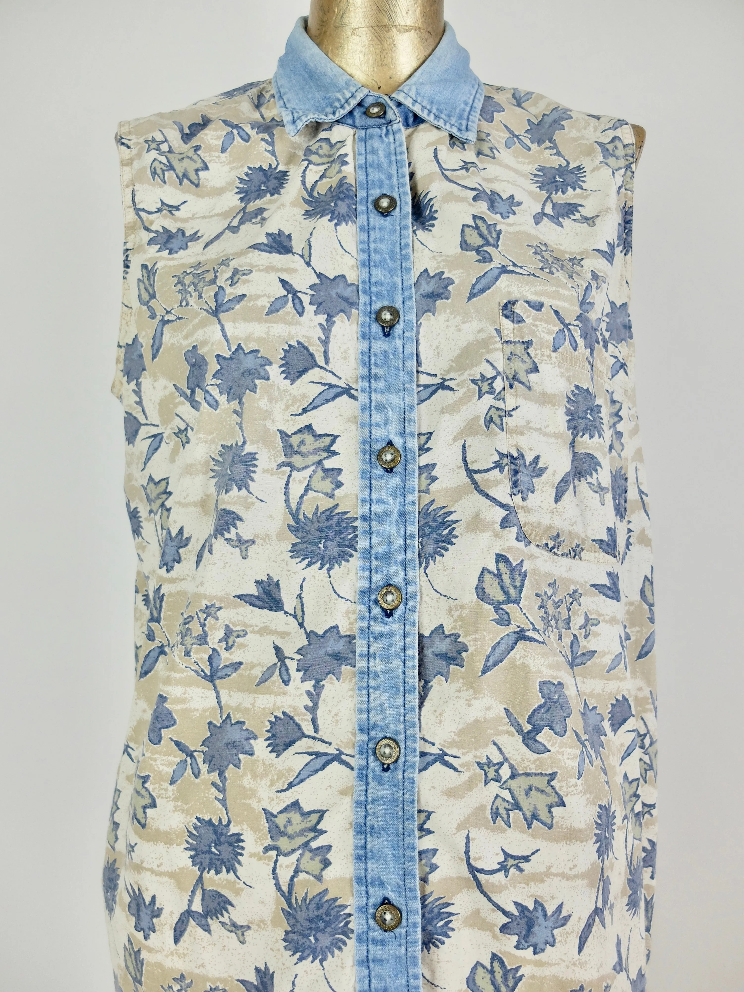 90s Floral Denim Collared Sleeveless Button Up Blouse