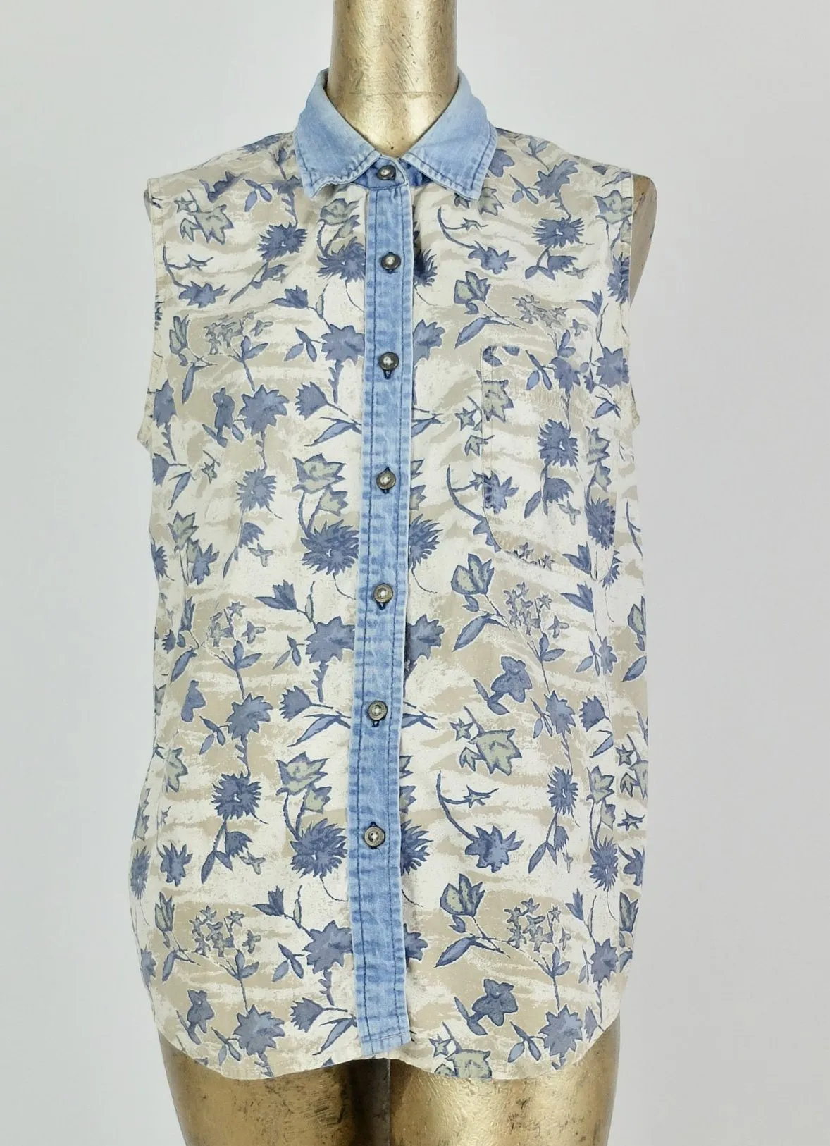 90s Floral Denim Collared Sleeveless Button Up Blouse