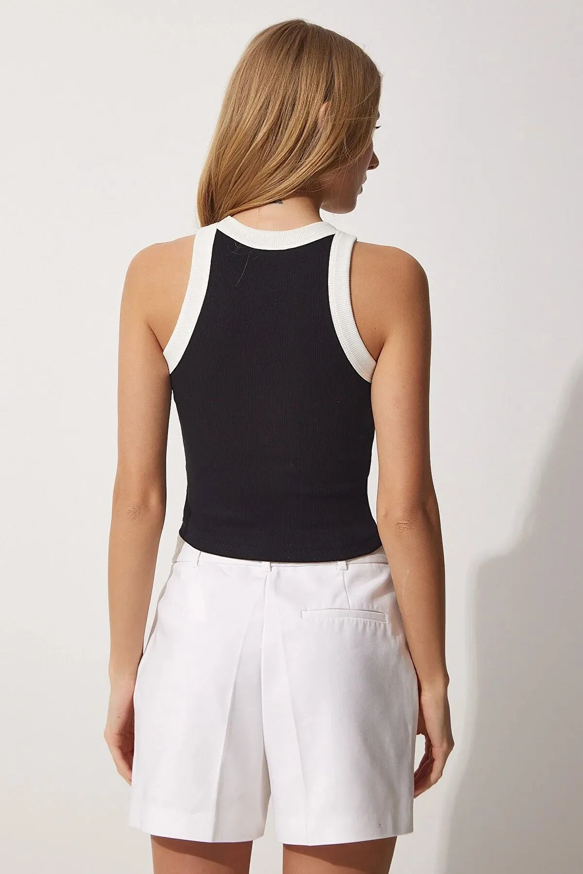 Happiness Istanbul Contrast Striped Halter Neck Crop Blouse