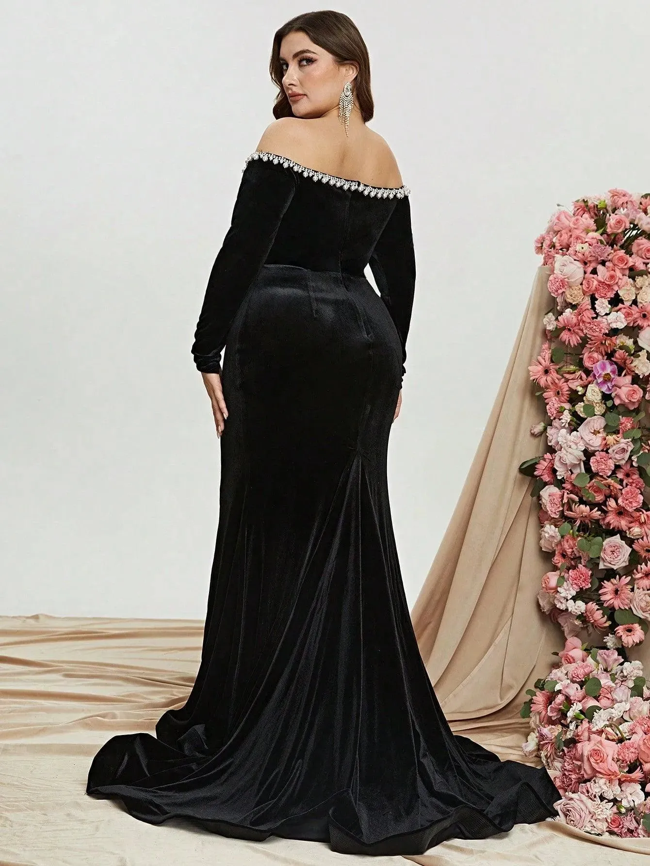Plus Off Shoulder Split Thigh Velvet Mermaid Dress